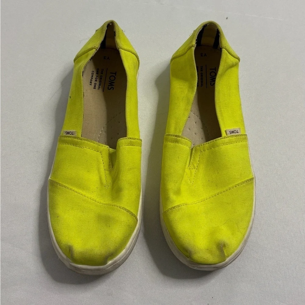 Girls size 3 toms shoes, #M1037